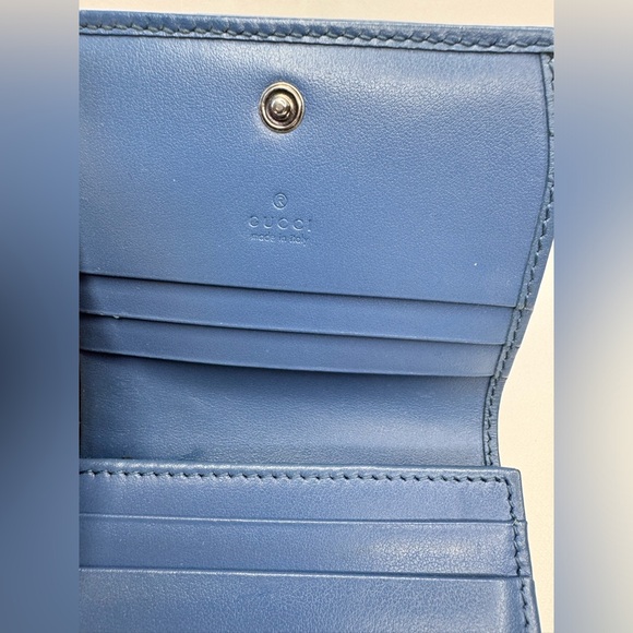 GUCCI
Calfskin Matelasse Aria GG Marmont Card Case Wallet Clear Blue - Picture 8 of 9